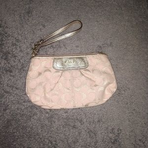 Large wristlet